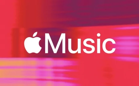 Apple Music, iOS 26'da şarkı sözü çevirisi ve telaffuz özellikleri ekliyor