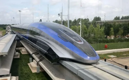Çin'in manyetik raylı treni yeni bir hız rekoru kırdı